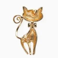 Брошь &laquo;Кошечка&raquo;, с сердечком, чёрная в золоте