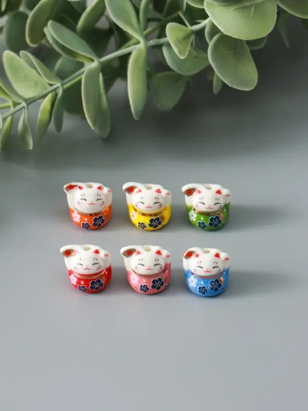 Фигурка керамика &laquo;Манэки-нэко с веером и в цветах&raquo;, 1.2&times;0.6&times;1.5 см, МИКС