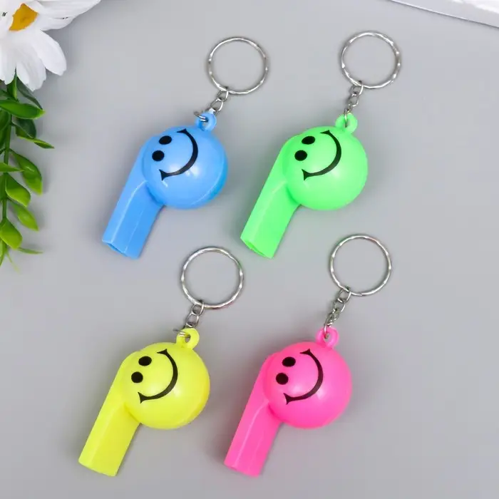 Свисток пластик на кольце Свисток пластик на кольце "Смайл", МИКС