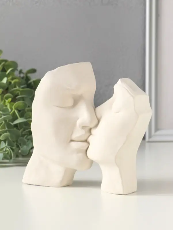 Фигурка &laquo;Ромео и Джульетта - поцелуй&raquo;, 13&times;13&times;3 см, гипс