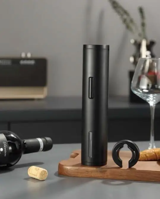 Электрический штопор с ножом для фольги Wine Crime, черный Электрический штопор с ножом для фольги Wine Crime, черный