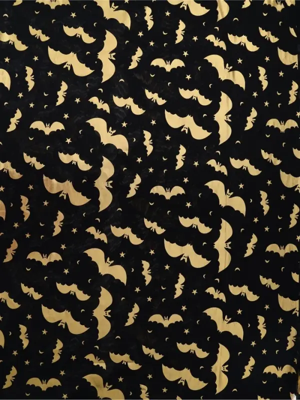 Скатерть тканевая на хэллоуин &laquo;Летучие мыши&raquo;, золото, 200&times;140