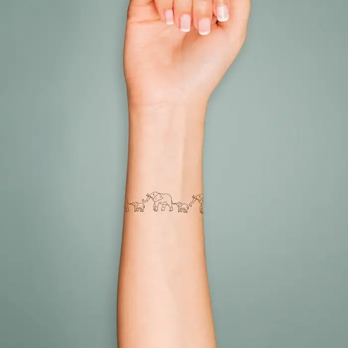 Переводная тату на тело чёрная «Браслет. Слоны», 20×3 см Переводная тату на тело чёрная «Браслет. Слоны», 20×3 см