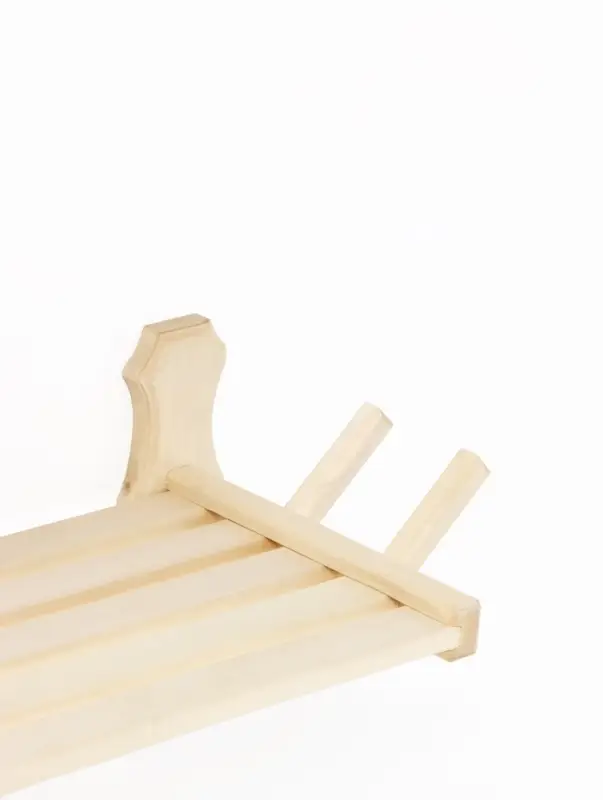 Полка из липы для мочалок