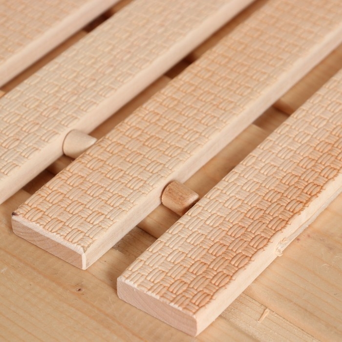 Коврик- сидушка для бани из липы, тиснение Плетёнка, 42х35х1 см Коврик- сидушка для бани из липы, тиснение Плетёнка, 42х35х1 см