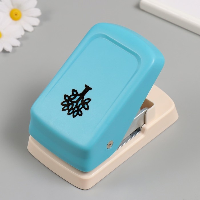 Дырокол фигурный рисунок 5х5 см Дырокол фигурный рисунок 5х5 см "Дерево фигурное" 8.6х14,6х6,9 см