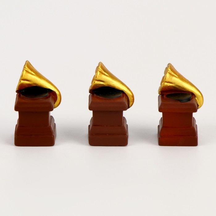 Миниатюра кукольная «Граммофон», набор 3 шт., размер 1 шт. — 1,5 × 1,5 × 3 см Миниатюра кукольная «Граммофон», набор 3 шт., размер 1 шт. — 1,5 × 1,5 × 3 см