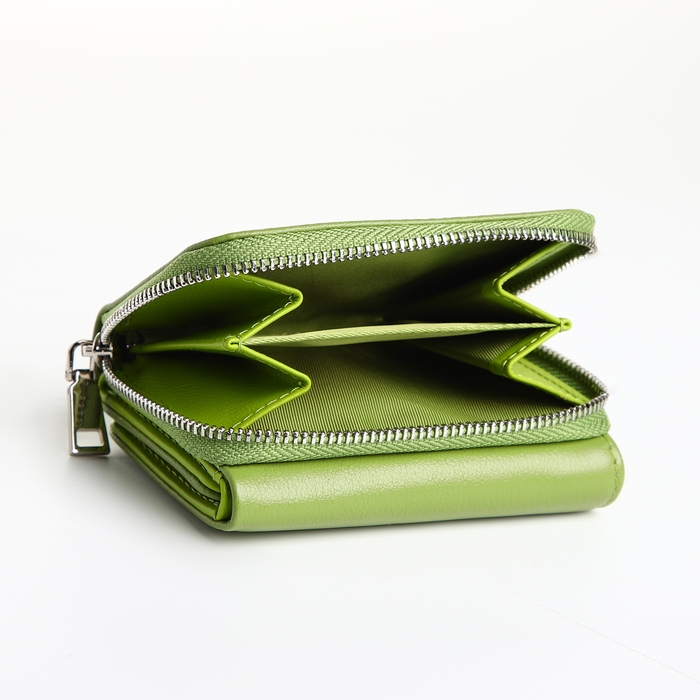Кошелёк женский на магните, цвет зелёный