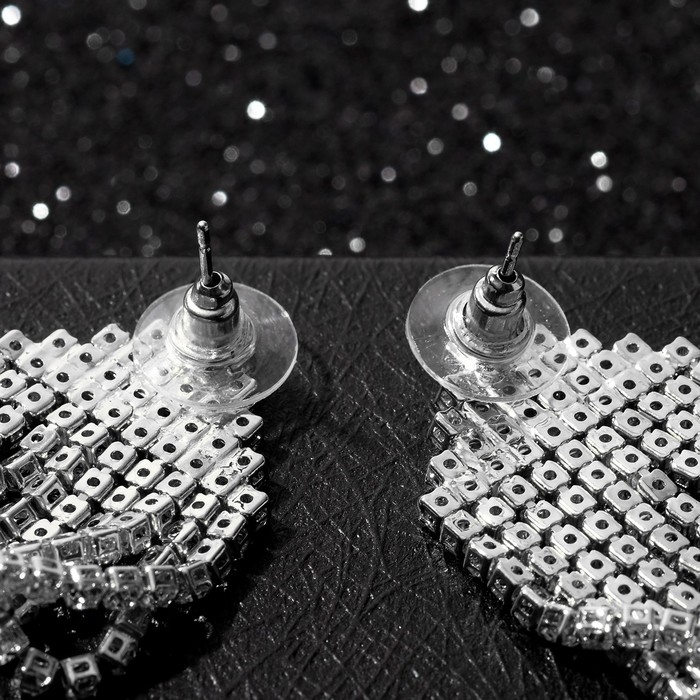 Серьги висячие со стразами «Водопад» пятиугольник, цвет белый в серебре, 9,7 см Серьги висячие со стразами «Водопад» пятиугольник, цвет белый в серебре, 9,7 см