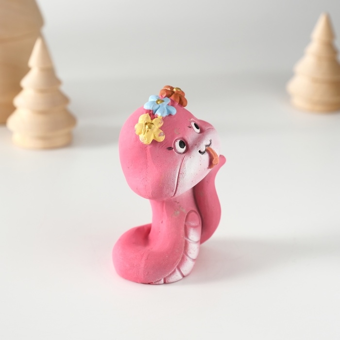 Сувенир полистоун Сувенир полистоун "Змейка с цветочным венком" с золотом МИКС 4,5х4х6,5 см