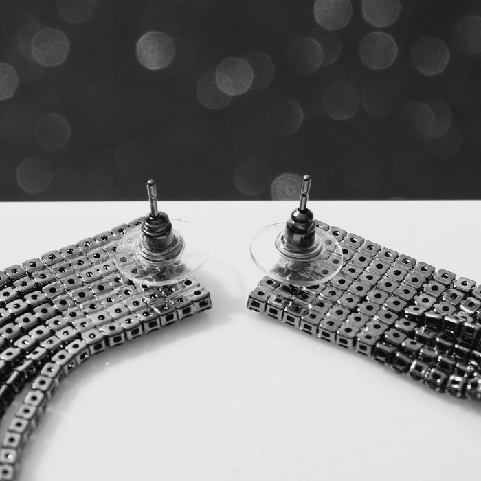 Серьги висячие со стразами «Водопад» на прямоугольнике, цвет чёрный в серебре, 8 см Серьги висячие со стразами «Водопад» на прямоугольнике, цвет чёрный в серебре, 8 см