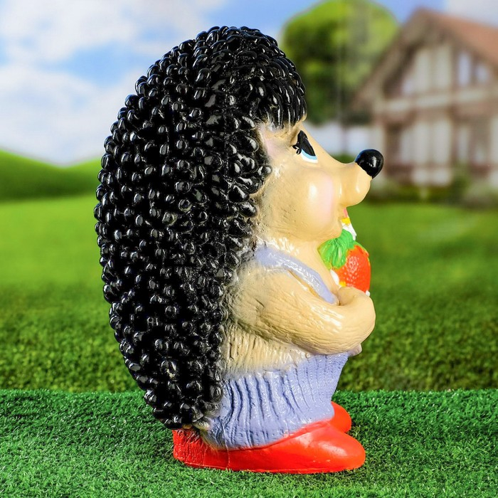 Садовая фигура  Садовая фигура "Ёж Семен с клубничкой" 17х17х35см