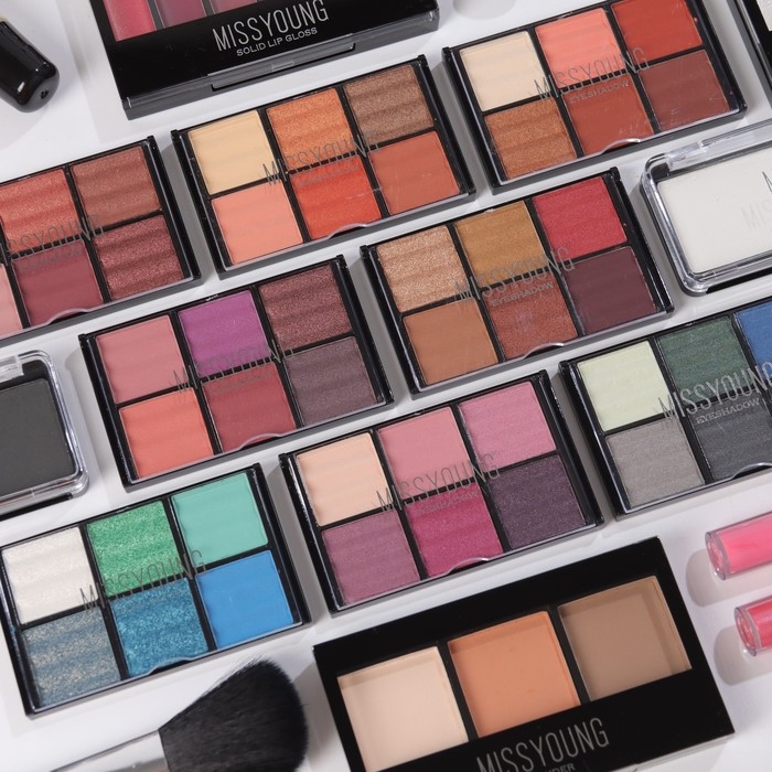 Набор профессиональной косметики"Miss Young" №10