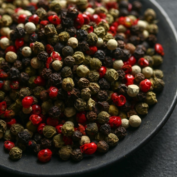 Набор специй &laquo;Новые грани вкуса&raquo;: смесь 4 перца, приправа для аджики, восточная приправа, 300 г (3 шт. х 100 г).