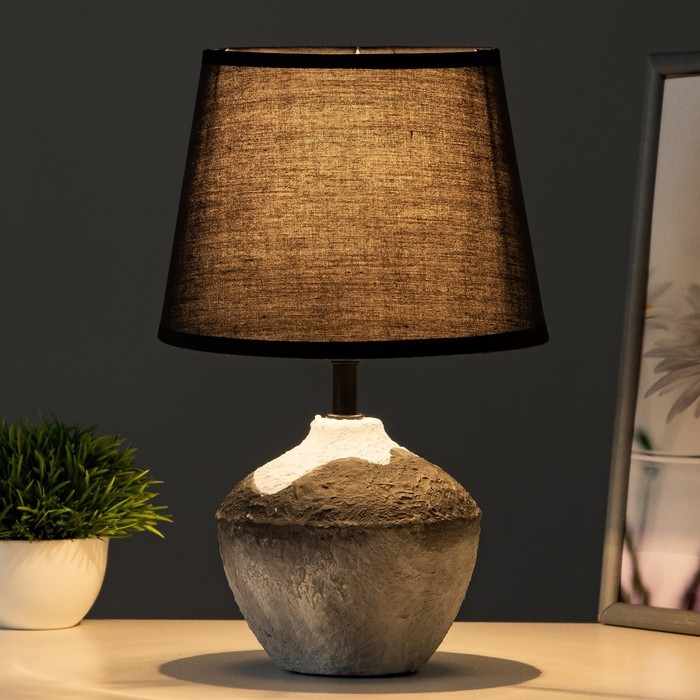 Настольная лампа Настольная лампа "Алетта" Е14 40Вт серо-черный 20х20х36 см RISALUX