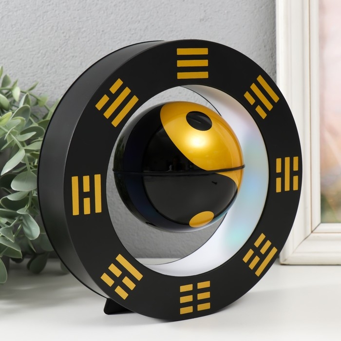 Левитирующий сувенир свет  Левитирующий сувенир свет "Инь-ян в круге" чёрный шар d=8,5 см 22х8,5х22 см