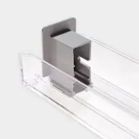 Пластиковый лоток для сигарет с интегрированным толкателем, сила толкания 3 ньютона, 29.5&times;6&times;5 см