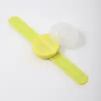 Игольница магнитная на руку, d=5 см, на браслете, с крышкой, зелёная