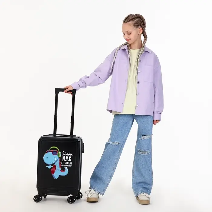 Чемодан детский 32 л (S), отдел на молнии, 4 колеса, цвет чёрный