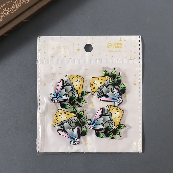 Декор для творчества акрил двусторонний Декор для творчества акрил двусторонний "Мухомор и кристаллы" 3,7х3,3х0,2 см