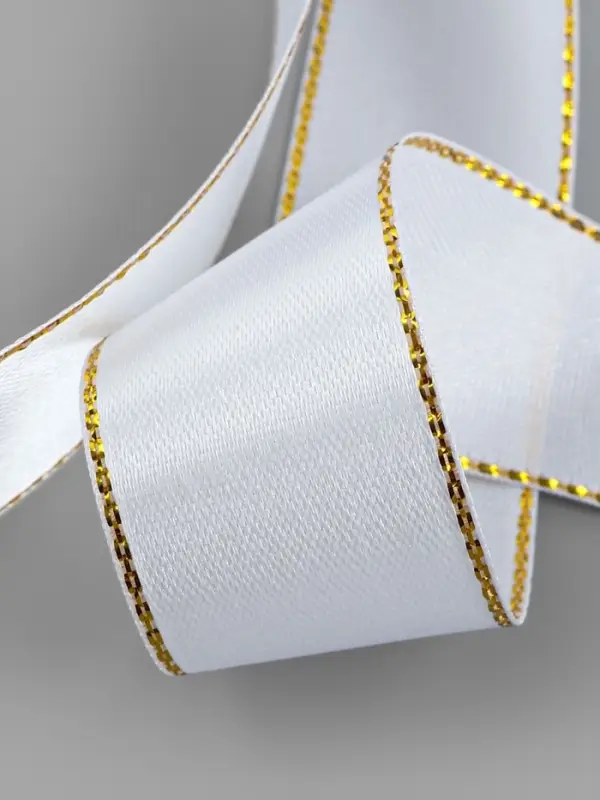 Лента атласная, с золотым люрексом, 25 мм, 23±1 м, белая №001 Лента атласная, с золотым люрексом, 25 мм, 23±1 м, белая №001