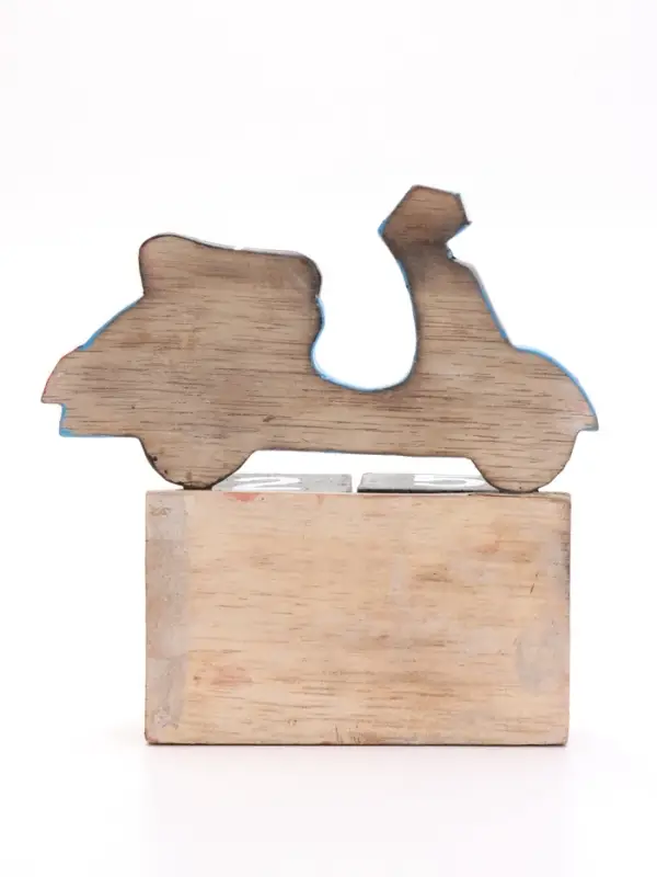 Календарь настольный &laquo;Мопед&raquo;, 14&times;5.5&times;14 см, дерево, синий