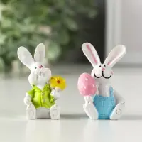 Сувенир полистоун "Белый зайка с яйцом/букетом" МИКС 2,2х3х4,2 см Сувенир полистоун "Белый зайка с яйцом/букетом" МИКС 2,2х3х4,2 см