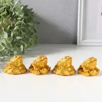Сувенир полистоун "Денежная жаба и 3 слитка" набор 4 шт золото 4,8х4,5х4,2 см