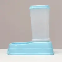 Автокормушка 1,5 л, 23,5 х 16 х 24 см, голубая Автокормушка 1,5 л, 23,5 х 16 х 24 см, голубая