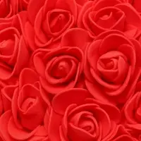 Сердце из красных роз