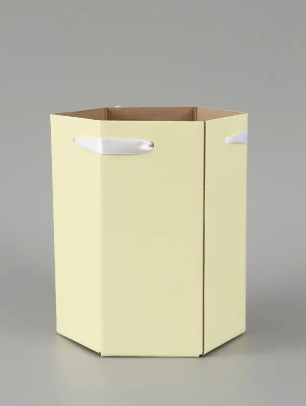 Коробка - переноска подарочная для цветов &laquo;С любовью&raquo;, 17&times;14.8&times;19.5 см, шестигранник