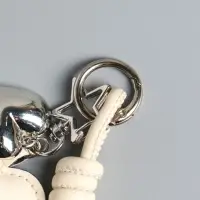 Брелок на карабине кожзам "Сердце" с узлом, белый 21х5,5х1,5 см