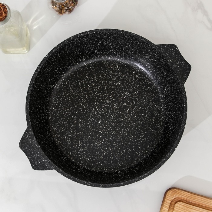 Жаровня «Гранит Black» Induction Pro, 4 л, d=28см, стеклянная крышка, антипригарное покрытие, индукция, цвет чёрный Жаровня «Гранит Black» Induction Pro, 4 л, d=28см, стеклянная крышка, антипригарное покрытие, индукция, цвет чёрный