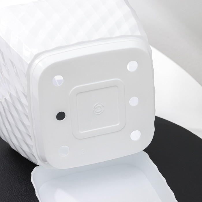 Горшок с поддоном «Классика», 2 л, белый Горшок с поддоном «Классика», 2 л, белый