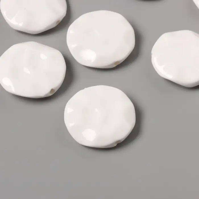 Бусины для творчества акрил Бусины для творчества акрил "Плоский мятый круг" белый 2,5х2,5х0,6 см