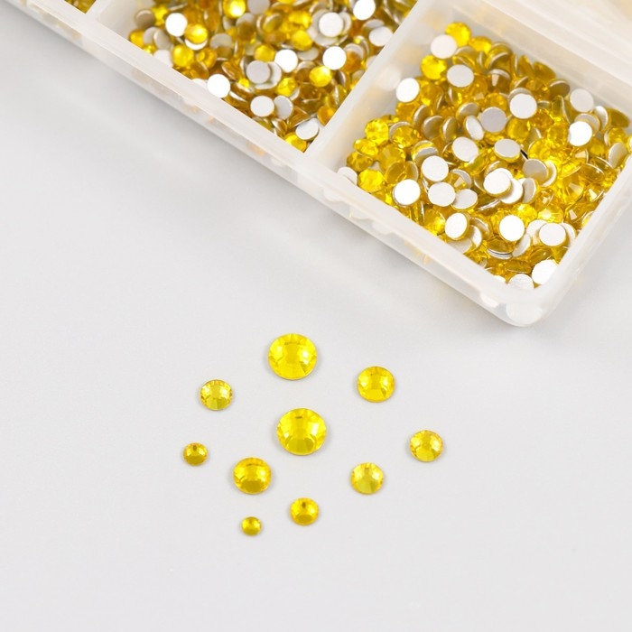 Декор для творчества стекло Декор для творчества стекло "Стразы. Жёлтый" d=2-4,8 мм н-р 1188 шт 6х8х1,5 см
