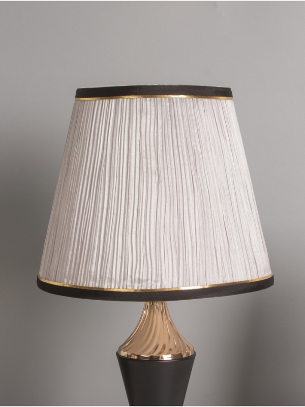 Лампа настольная «Барин» 1х40Вт Е27 черный/золото 25х25х47см Лампа настольная «Барин» 1х40Вт Е27 черный/золото 25х25х47см