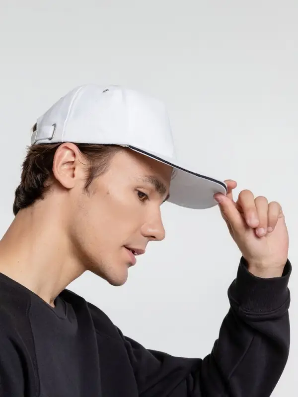 Бейсболка Classic, белая с темно-синим кантом Бейсболка Classic, белая с темно-синим кантом