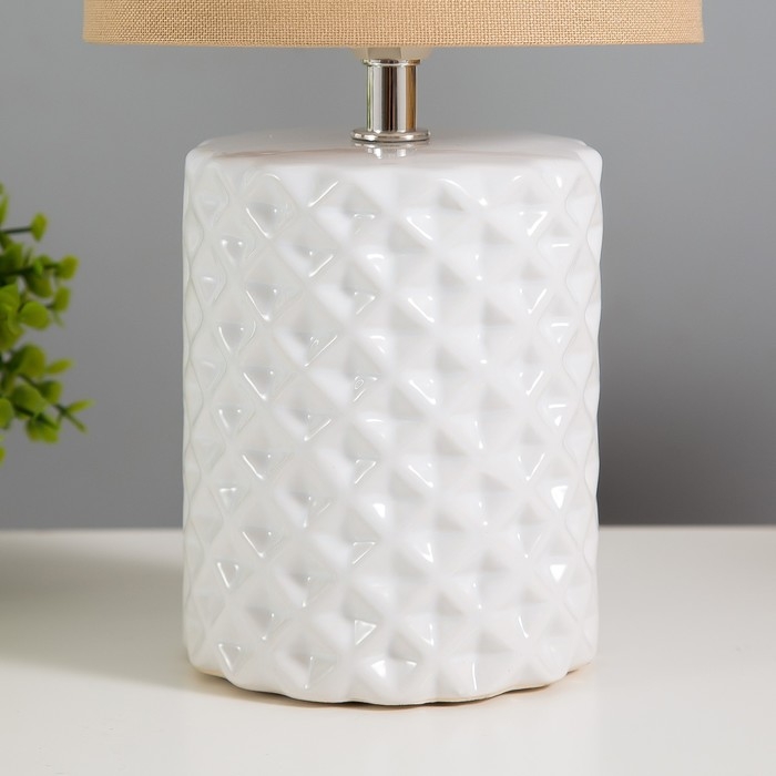 Настольная лампа Настольная лампа "Бернард" 1х40Вт Е14 пр-1,6м белый/кофе 15х15х33см