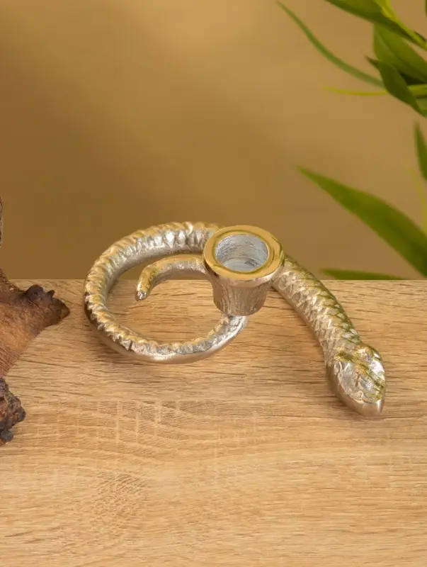 Подсвечник «Змейка», 15×9.5×5 см, алюминий Подсвечник «Змейка», 15×9.5×5 см, алюминий