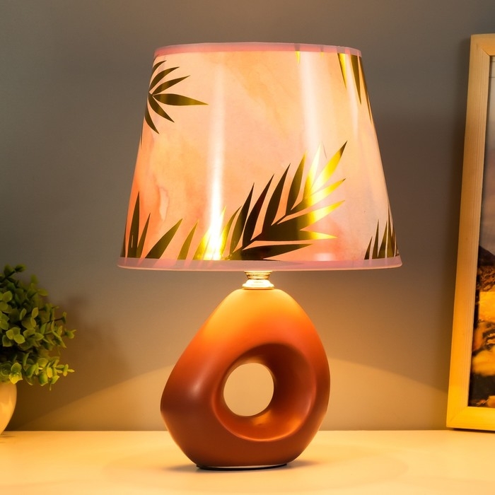 Настольная лампа Настольная лампа "Сигалия" E14 15Вт бордовый 15х15х28 см RISALUX