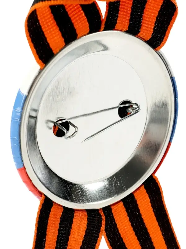 Значок закатной с георгиевской лентой &laquo;9 мая&raquo;