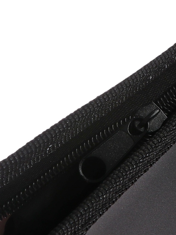 Папка А3 , 467х338х100 мм, deVENTE Папка А3 , 467х338х100 мм, deVENTE "Headphones", с ручками, пластиковая, молния сверху, внутренний карман