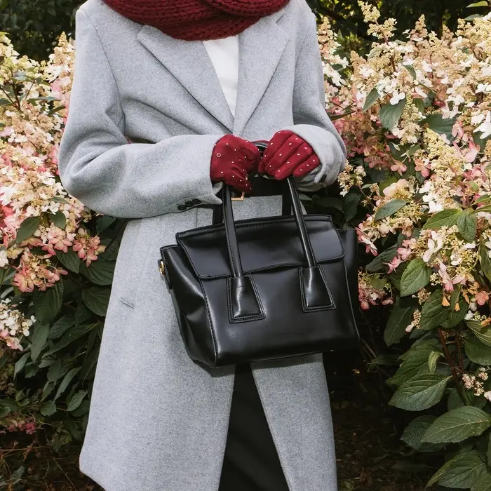 Сумка женская мессенджер на магните, 35&times;15&times;23 см, чёрная