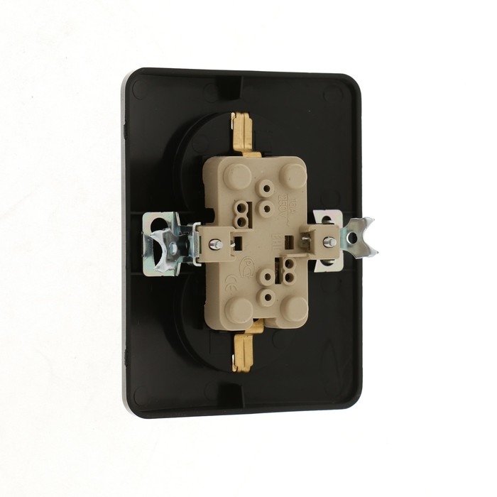 Розетка двухместная Luazon Lighting  Розетка двухместная Luazon Lighting "Орион", 16 А, скрытая, с з/к, черная