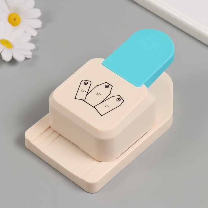 Дырокол фигурный 3в1 рисунок 3,8/5/6,3 см Дырокол фигурный 3в1 рисунок 3,8/5/6,3 см "Тег" 9х14,9х6,3 см