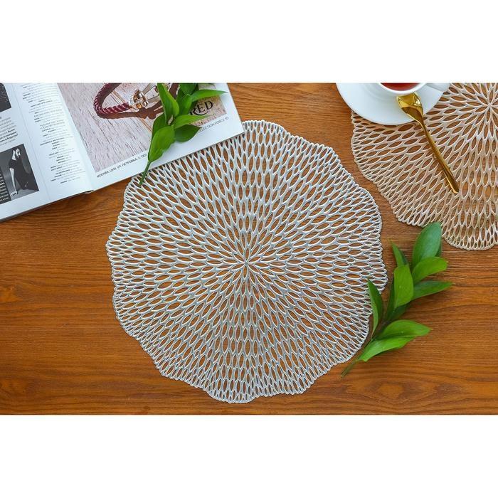 Салфетки сервировочные на стол Доляна «Мэри», d=36 см, 4 шт, цвет серебряный Салфетки сервировочные на стол Доляна «Мэри», d=36 см, 4 шт, цвет серебряный