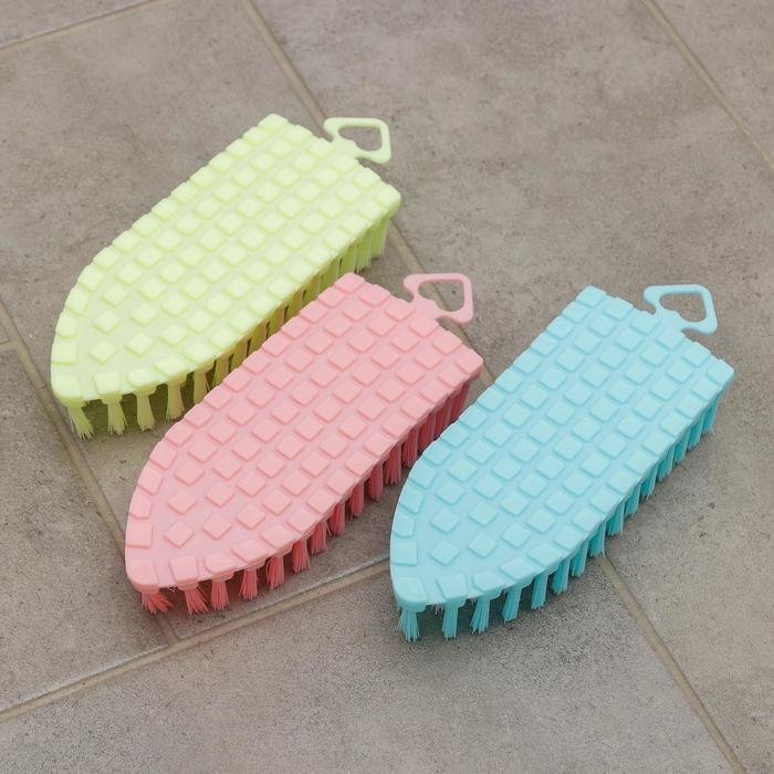 Щётка - утюжок Доляна, гибкая, 15,5×6,5×3,5 см, цвет МИКС Щётка - утюжок Доляна, гибкая, 15,5×6,5×3,5 см, цвет МИКС