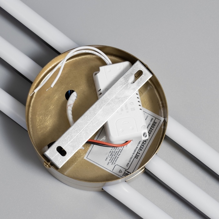 Бра "Зира" LED 3000К золото 60х8х8см