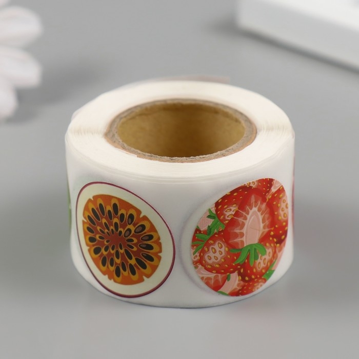 Наклейка бумага Наклейка бумага "Фрукты и ягоды" d=2,5 см 252 шт в рулоне